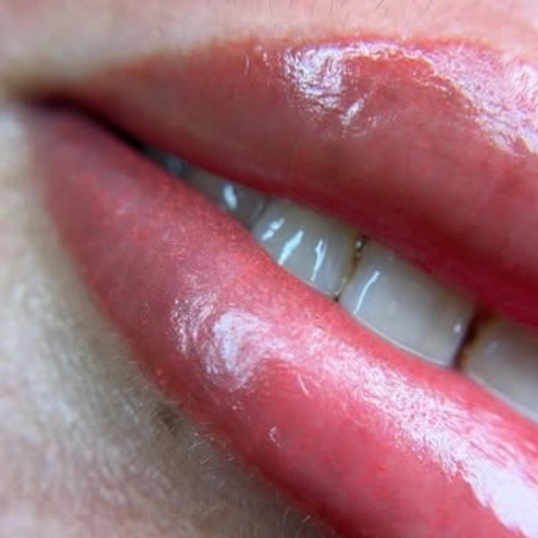 close up ombre lip tattoo details