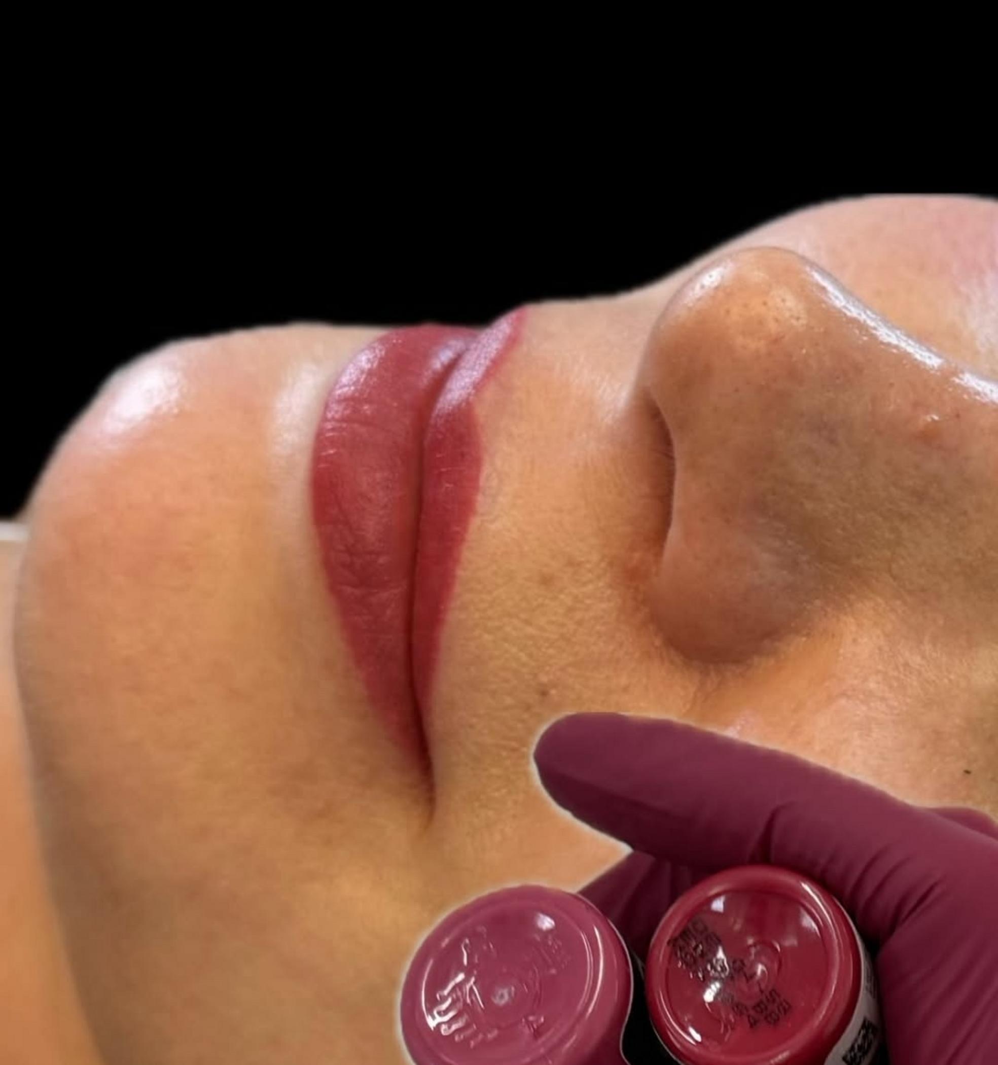 lip tattoo machine and pigment pots