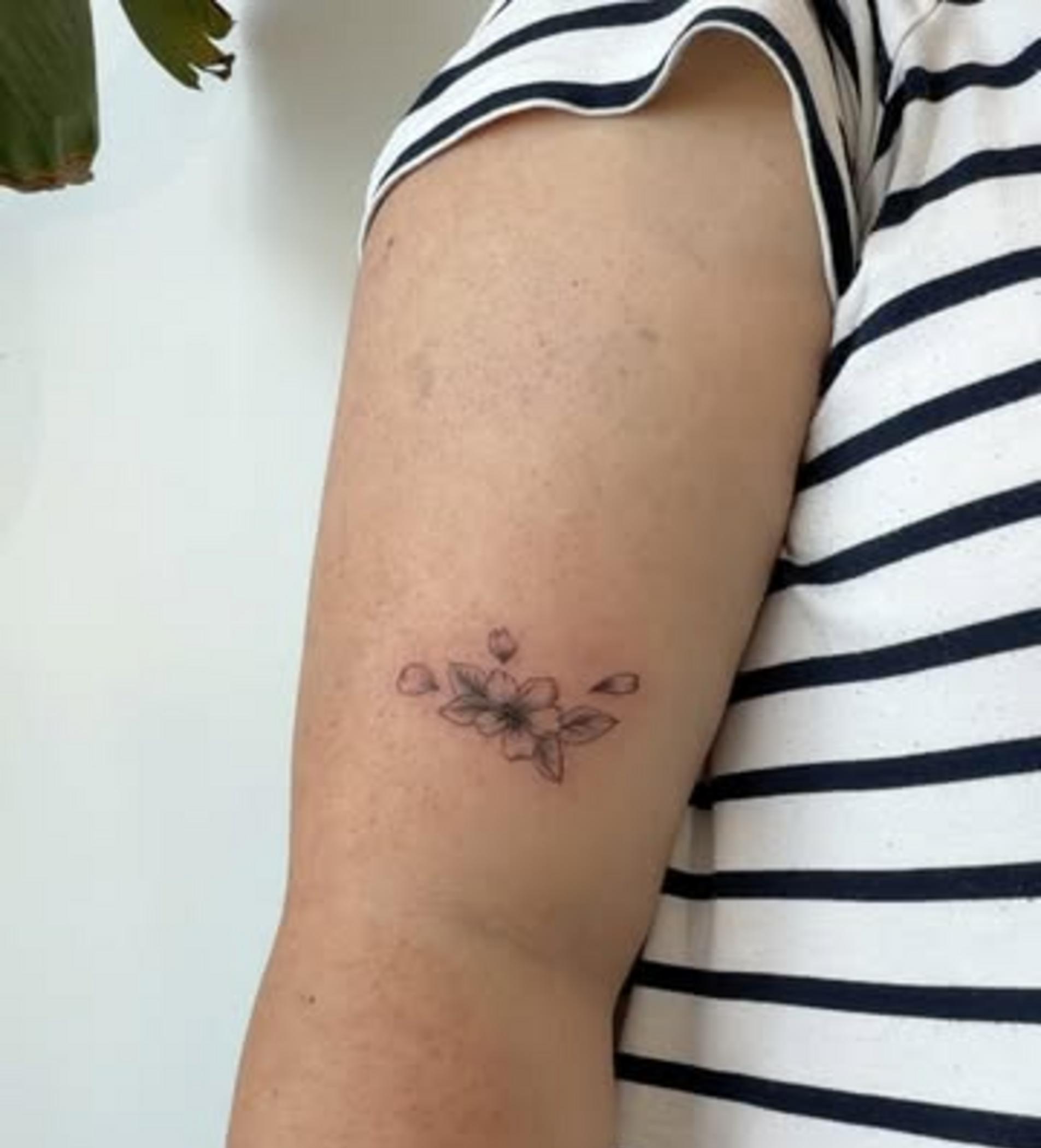 natural healed fine line eyebrow tattoo